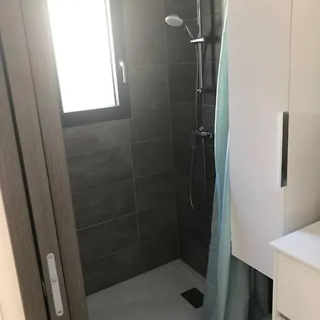 Moderne Avec Piscine Privee Pour 4 Pers Ferienhaus *