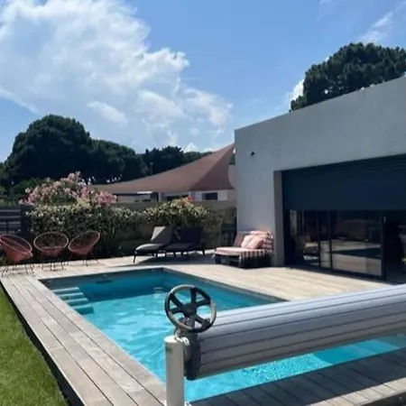 Moderne Avec Piscine Privee Pour 4 Pers Ferienhaus